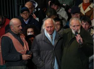 Second picture: with Lieutenant Nelson Cenci at the premiere of the “Sergeant” by Marco Paolini in Zovencedo (Vicenza) and on La7 channel, on October 30, 2007. The next day, Mario had the diagnosis of the disease that killed him eight months after.