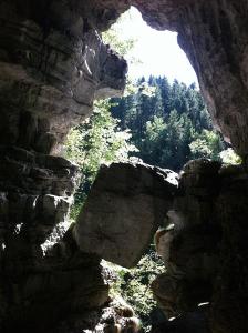 Leute Kubala (Cave of the people), in Bisele locality.