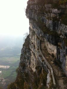 The overhanging on mount Cengio.