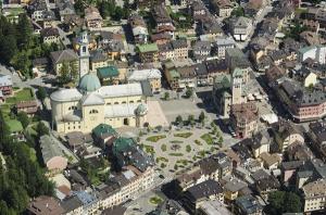 An aerial photo of the center of Asiago (ph: Sergio Dalle Ave).